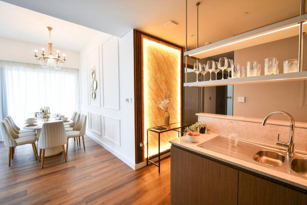 Burj Roayle-magical Burj & Fountain Sky Views 3+ 1 Bedroom Appartement