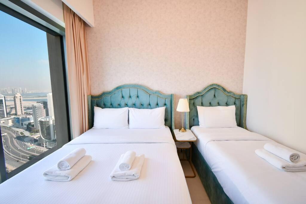 Burj Roayle-magical Burj & Fountain Sky Views 3+ 1 Bedroom Appartement *